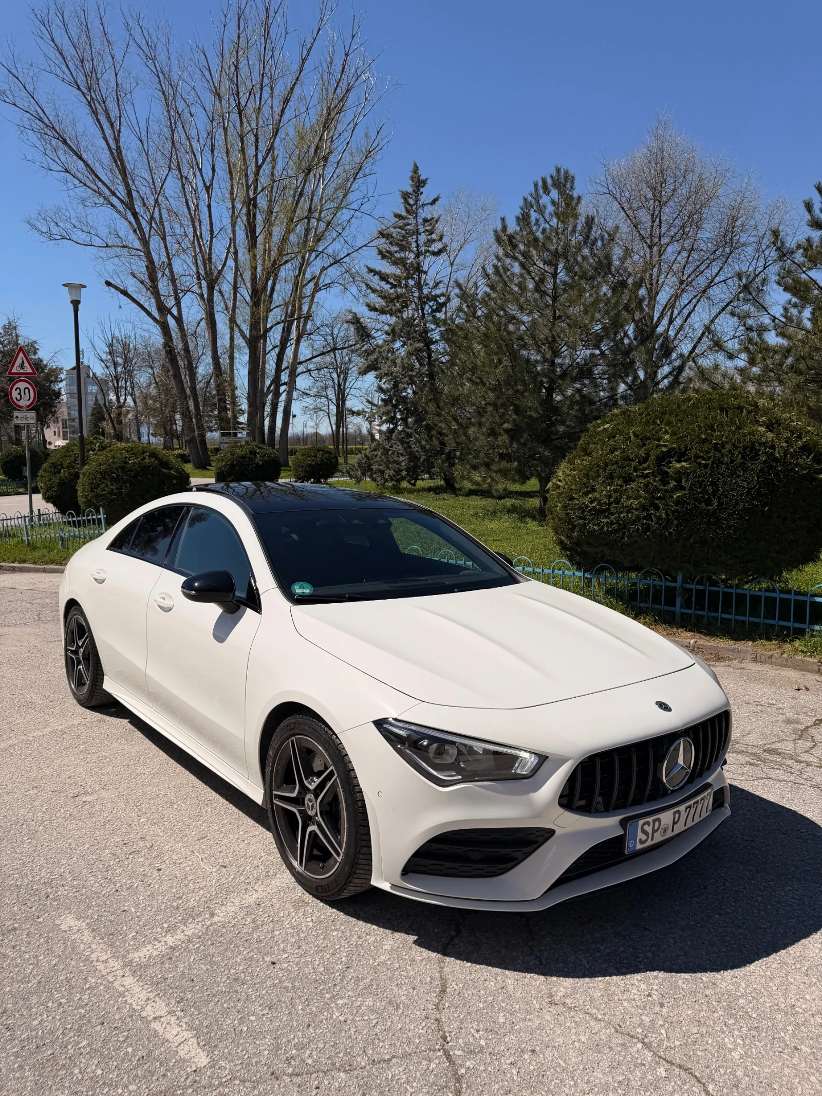Mercedes-Benz CLA 220, снимка 5 - Автомобили и джипове - 54598890