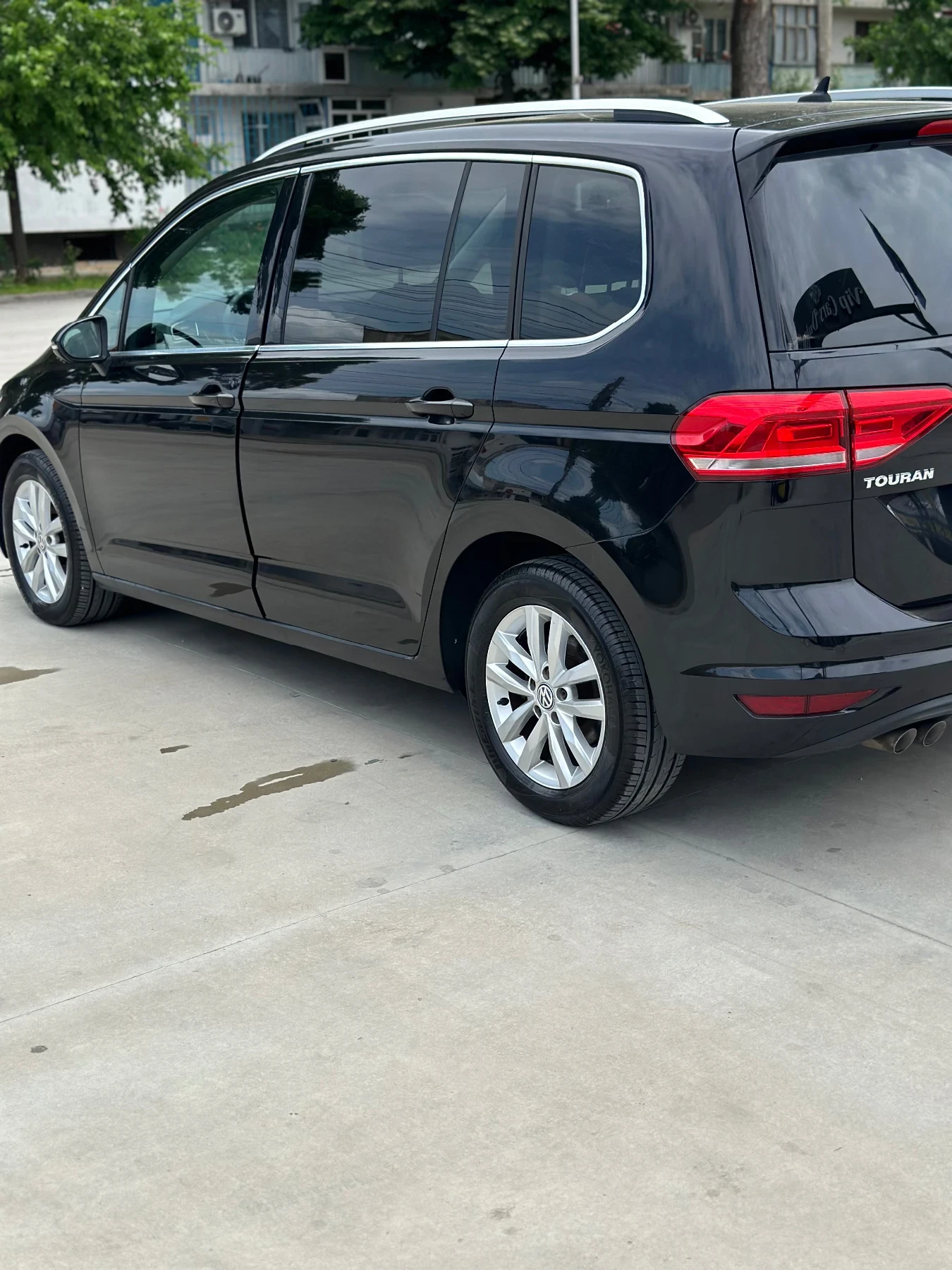 VW Touran, снимка 4 - Автомобили и джипове - 54739789