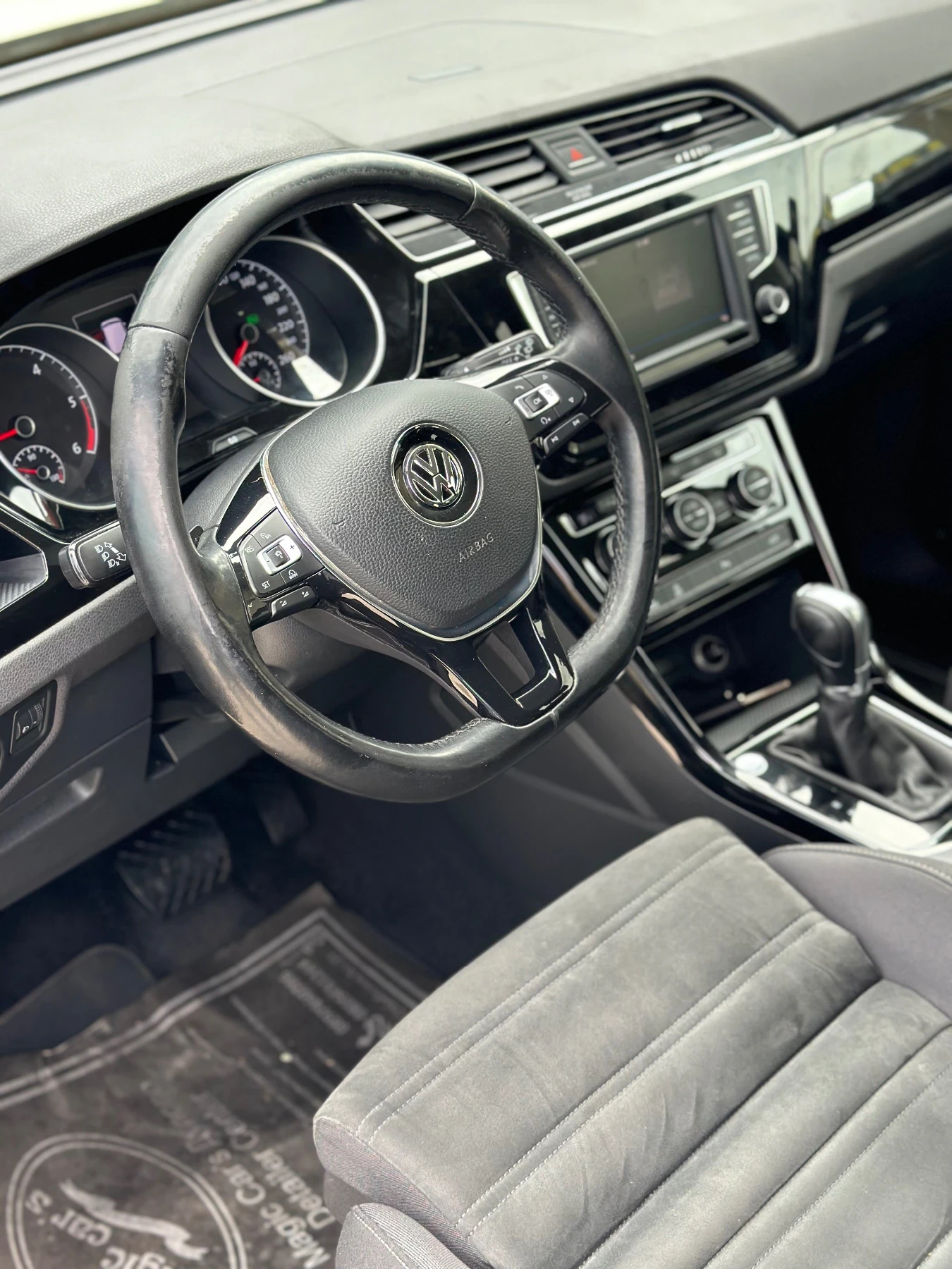 VW Touran, снимка 7 - Автомобили и джипове - 54739789