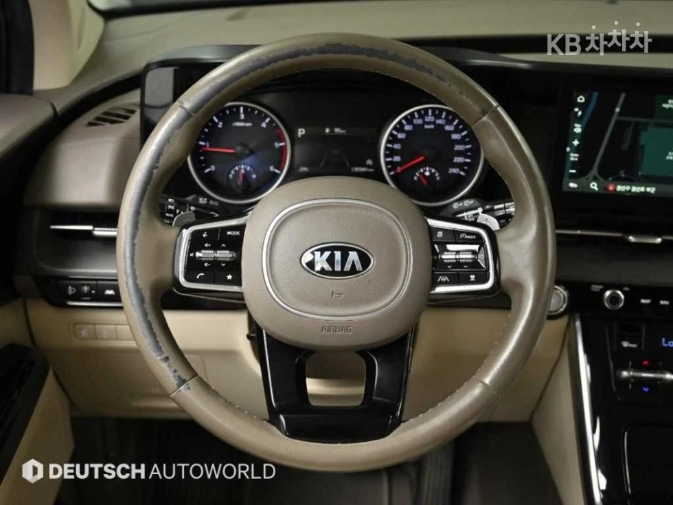 Kia Carnival, снимка 13 - Автомобили и джипове - 55198826