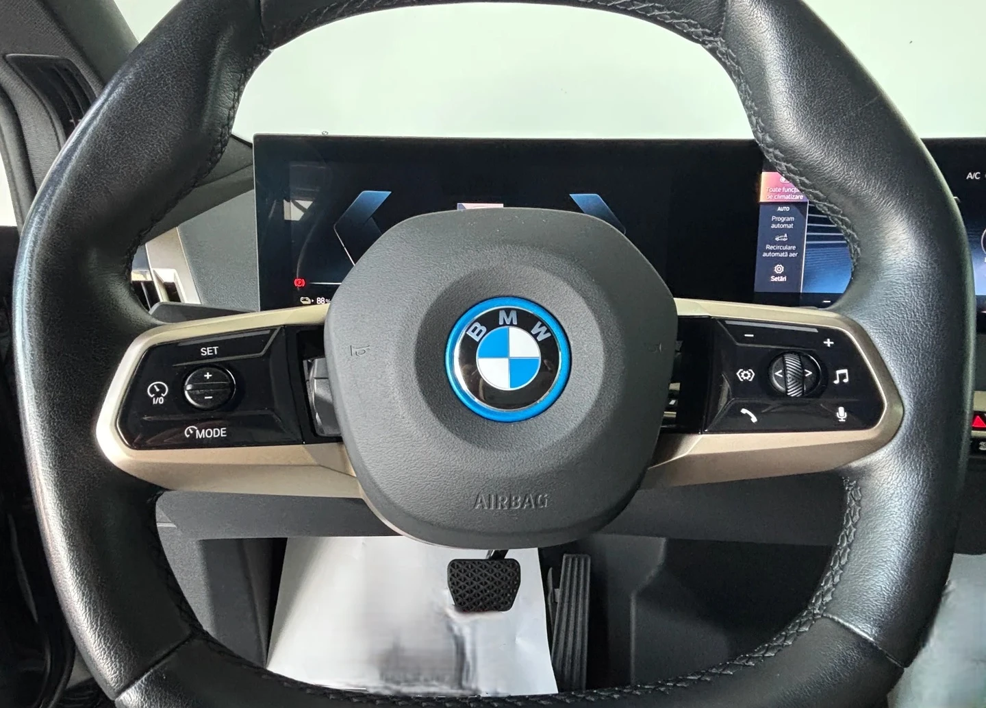 BMW iX xDrive40, снимка 6 - Автомобили и джипове - 55402050