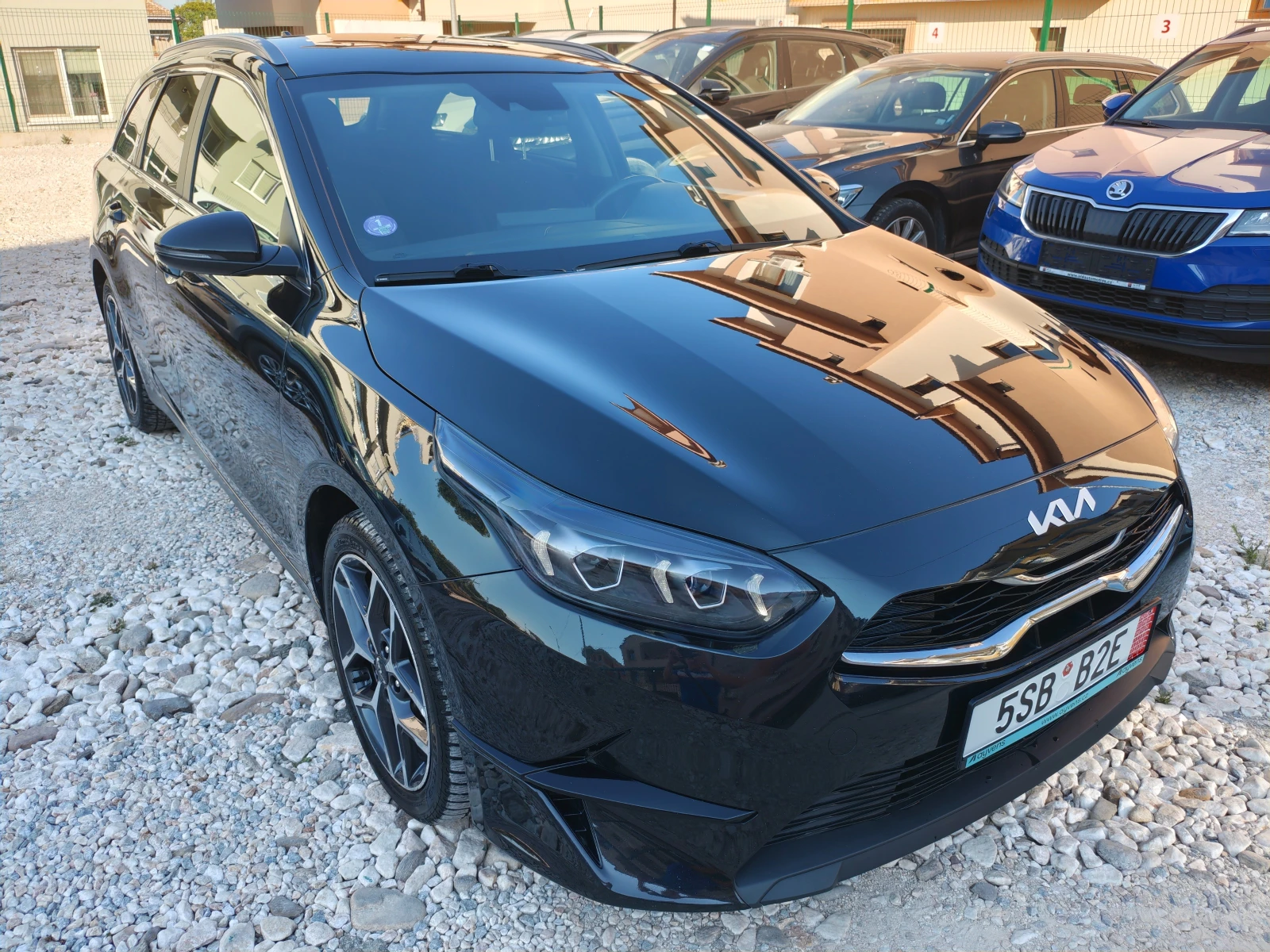 Kia Ceed 1.5 T-GDi 160к.с ТОП, снимка 2 - Автомобили и джипове - 55584401