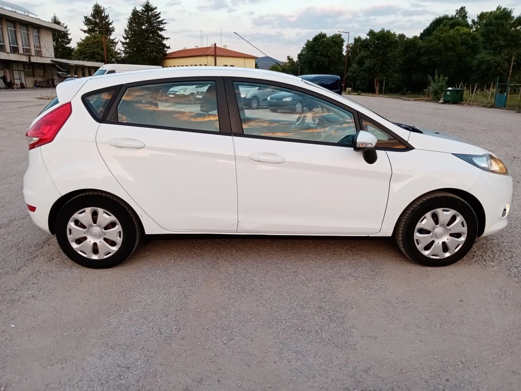 Ford Fiesta 1.6 TDCi Titanium Euro 5B Лизинг, снимка 7 - Автомобили и джипове - 55642413