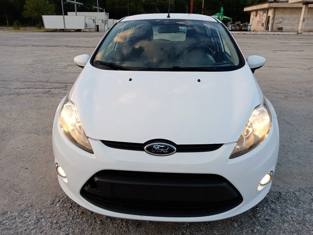 Ford Fiesta 1.6 TDCi Titanium Euro 5B Лизинг, снимка 3 - Автомобили и джипове - 55642413