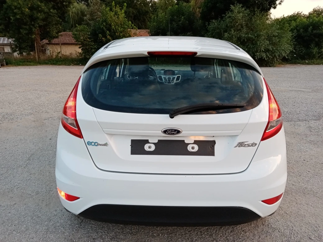 Ford Fiesta 1.6 TDCi Titanium Euro 5B Лизинг, снимка 8 - Автомобили и джипове - 55642413
