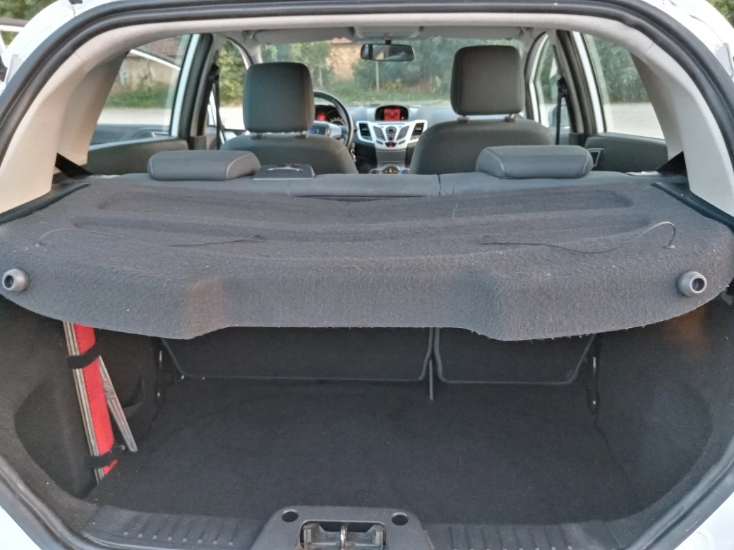 Ford Fiesta 1.6 TDCi Titanium Euro 5B Лизинг, снимка 13 - Автомобили и джипове - 55642413