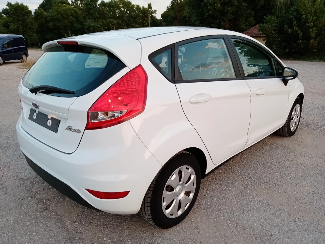 Ford Fiesta 1.6 TDCi Titanium Euro 5B Лизинг, снимка 6 - Автомобили и джипове - 55642413