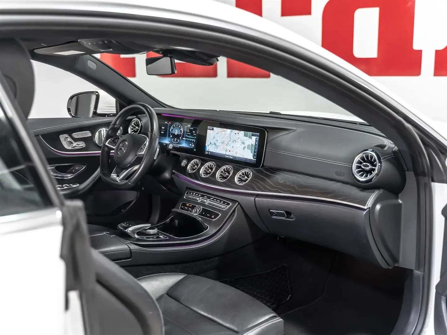 Mercedes-Benz E 400  AMG Pkg Heads-Up Display Burmester Premium S, снимка 8 - Автомобили и джипове - 55804406