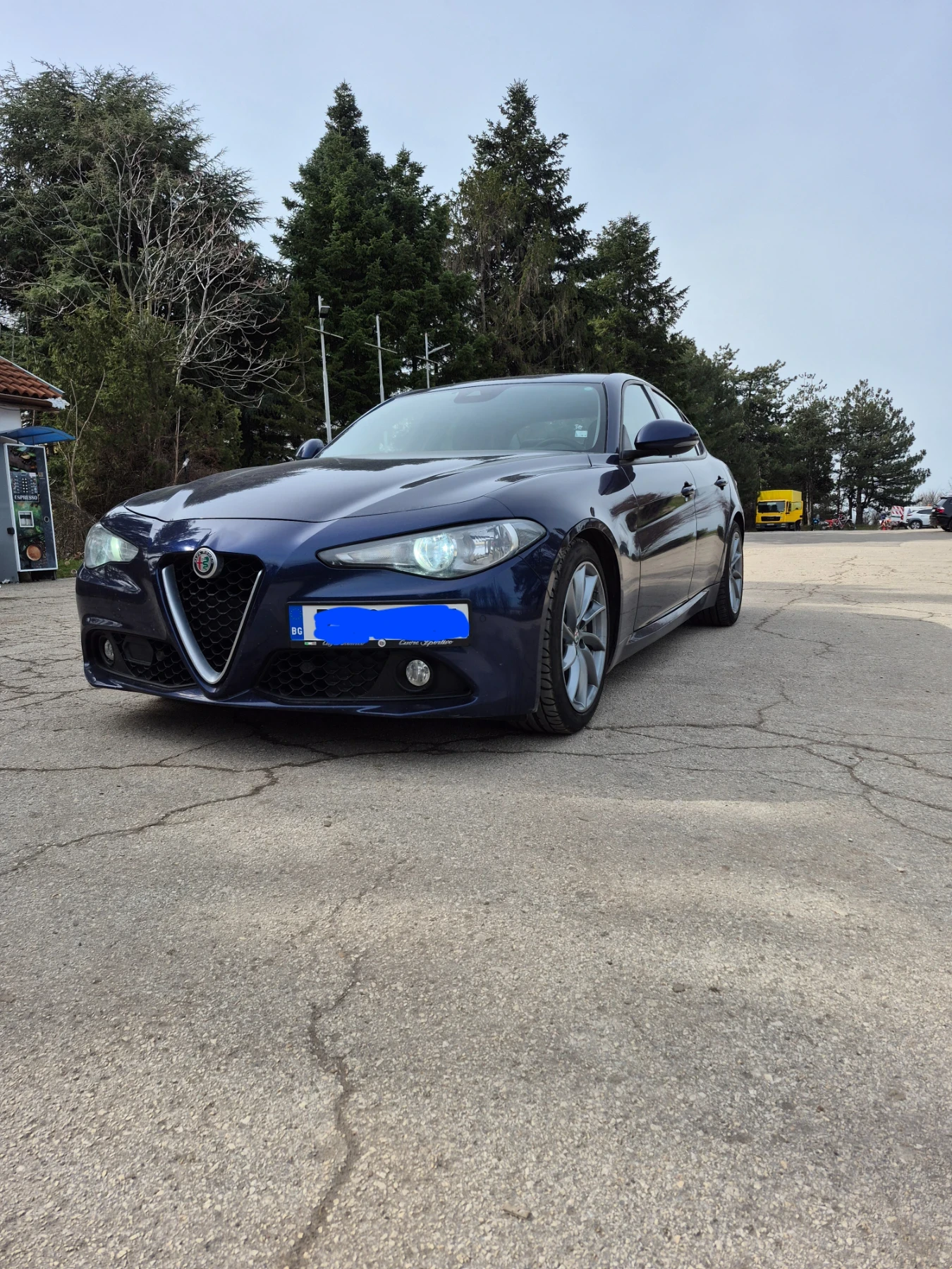 Alfa Romeo Giulia 2.2 180, снимка 2 - Автомобили и джипове - 56151470