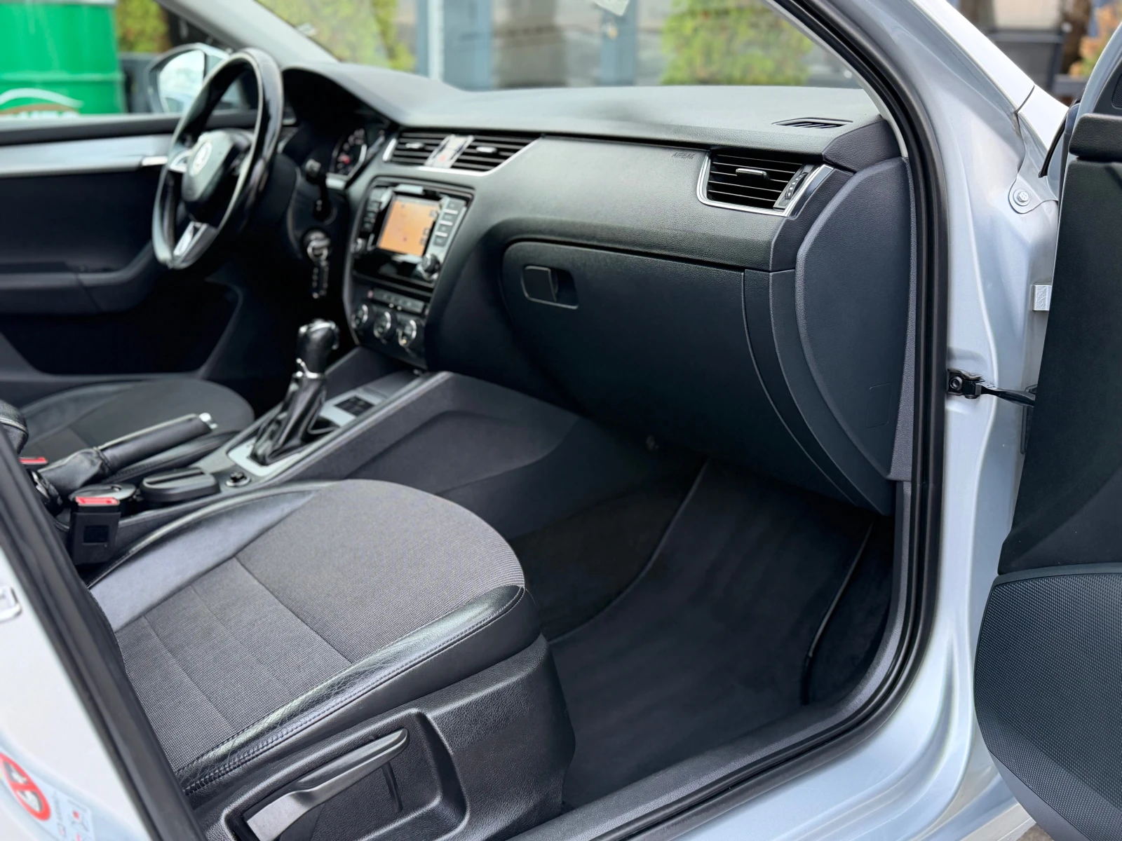 Skoda Octavia * LED* DSG* XENON* NAVI* ������*  | Mobile.bg � ����������� 12