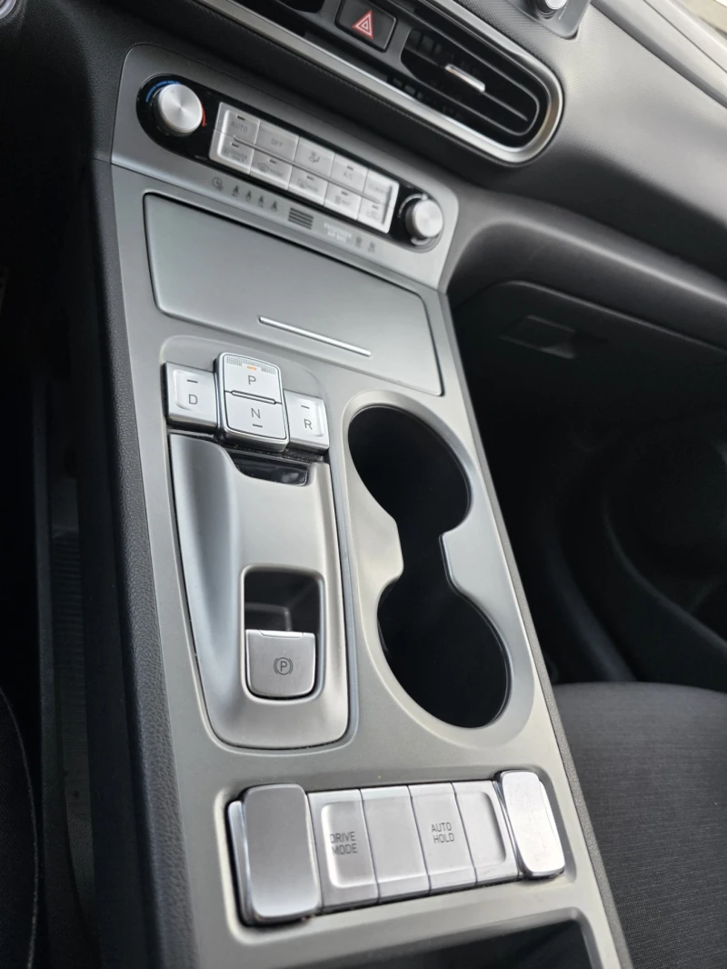 Hyundai Kona FACELIFT / 64 KW / ГАРАНЦИЯ, снимка 13 - Автомобили и джипове - 51884591