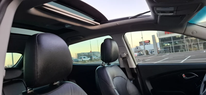 Hyundai IX35 2.0 184kc Vertex Панорама Full Led Камера, снимка 11 - Автомобили и джипове - 52791741