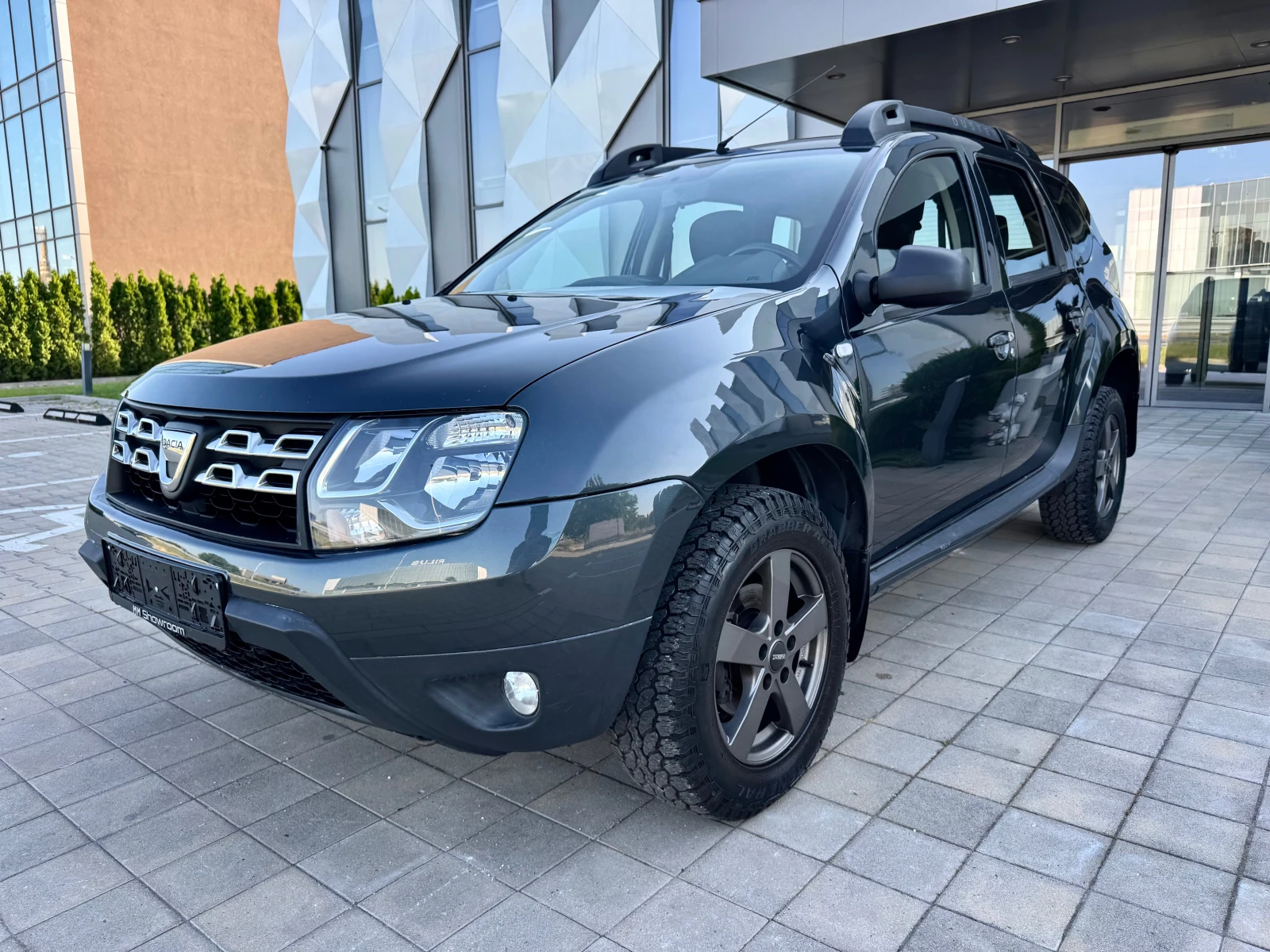 Dacia Duster 1.5-DCI-4X4-С.КНИЖКА-АВТОПИЛОТ-НАВИ-КАМЕРА-, снимка 1