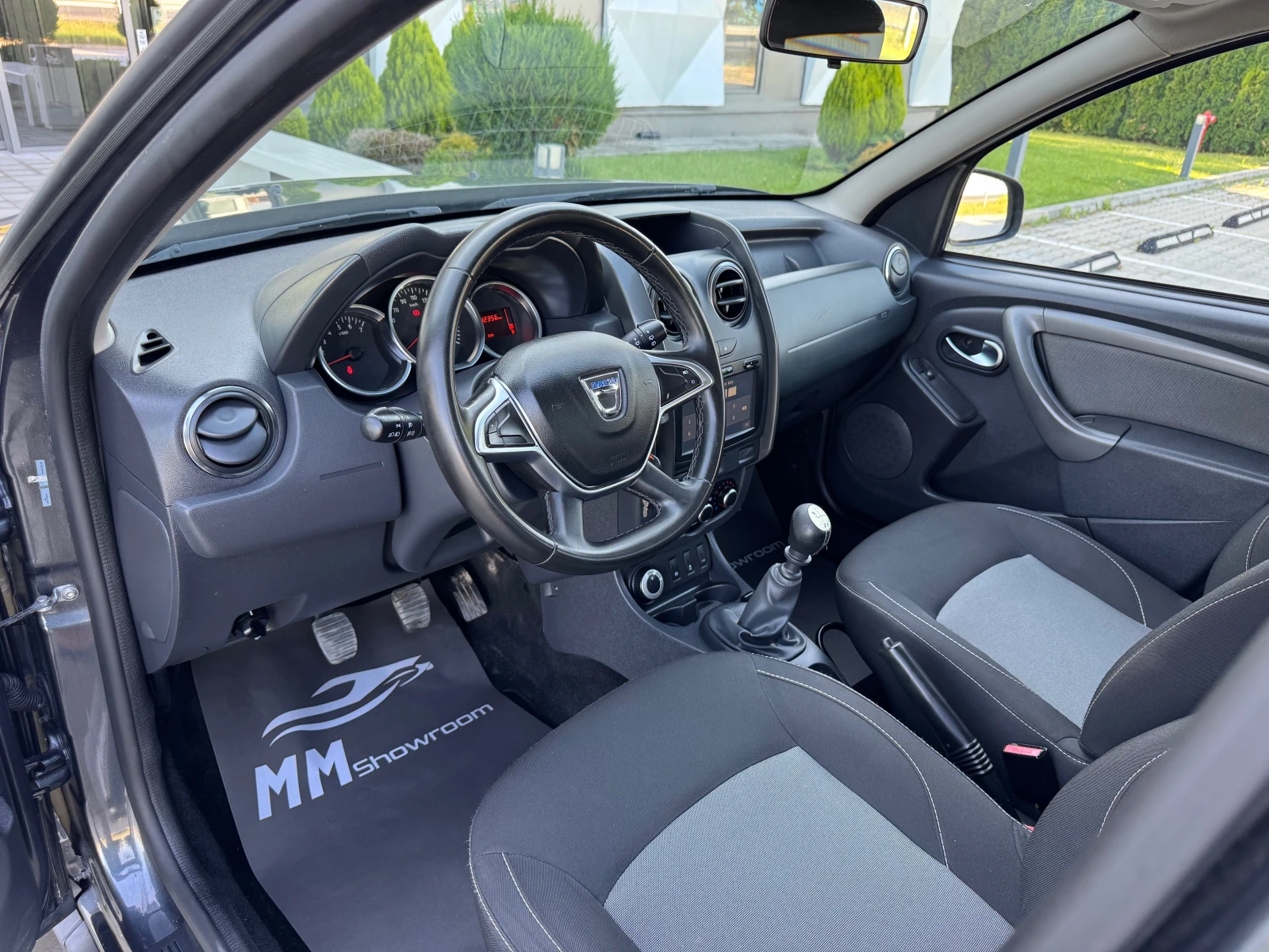 Dacia Duster 1.5-DCI-4X4-С.КНИЖКА-АВТОПИЛОТ-НАВИ-КАМЕРА- - изображение 9