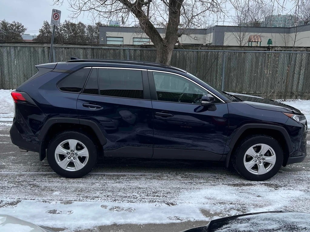 Toyota Rav4 2021 XLE * CARFAX * БЕЗ ПЪРВОНАЧАЛНА ВНОСКА - изображение 4