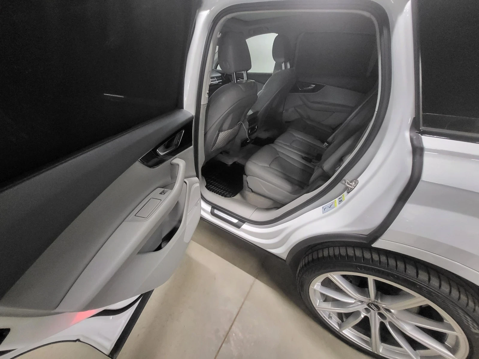 Audi Q7 Prestige  - изображение 7