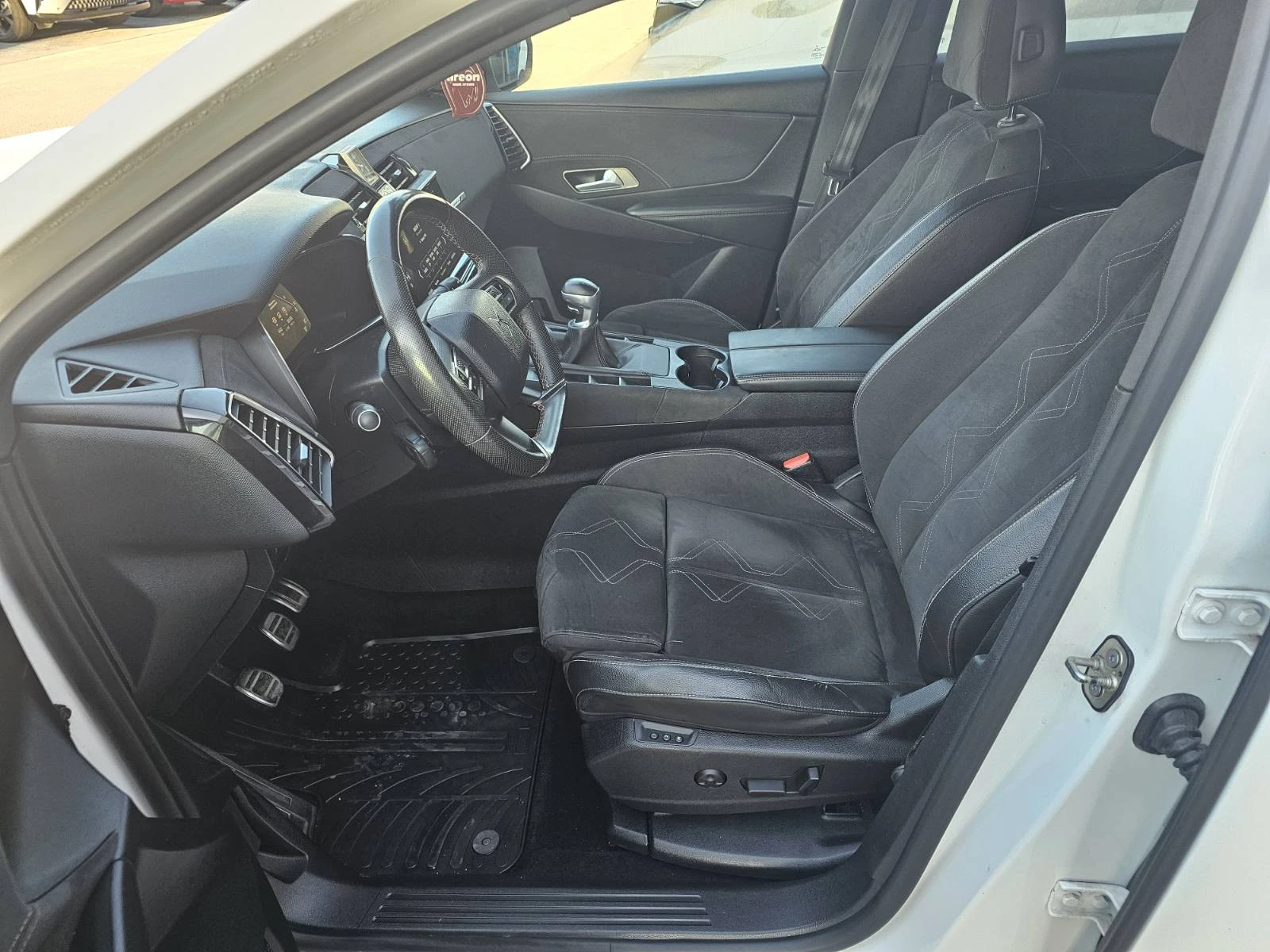 DS DS 7 Crossback 1.5, снимка 11 - Автомобили и джипове - 53849213