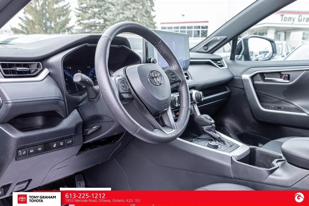 Toyota Rav4 XSE* DIGITAL* КОЖА* ПАНОРАМА* ПОДГРЕВ* КАМЕРА* , снимка 10 - Автомобили и джипове - 54116193