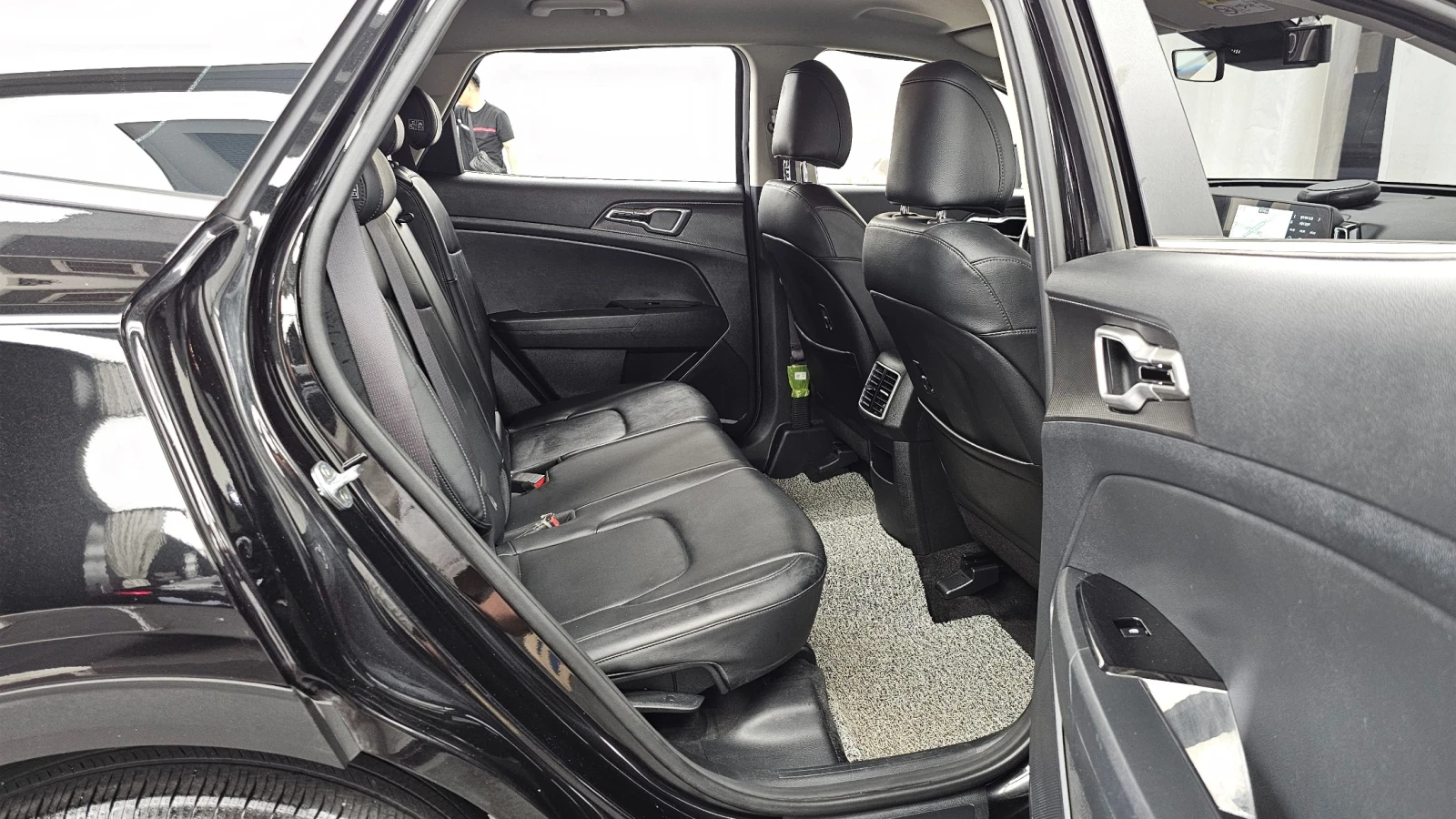 Kia Sportage 2.0 Diesel 2WD Prestige, снимка 11 - Автомобили и джипове - 55629319