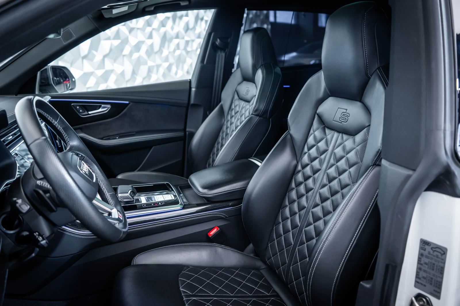 Audi Q8 4.0 TFSI* Pano* SoftClose* B&O* Full* ЛИЗИНГ, снимка 10 - Автомобили и джипове - 56022228
