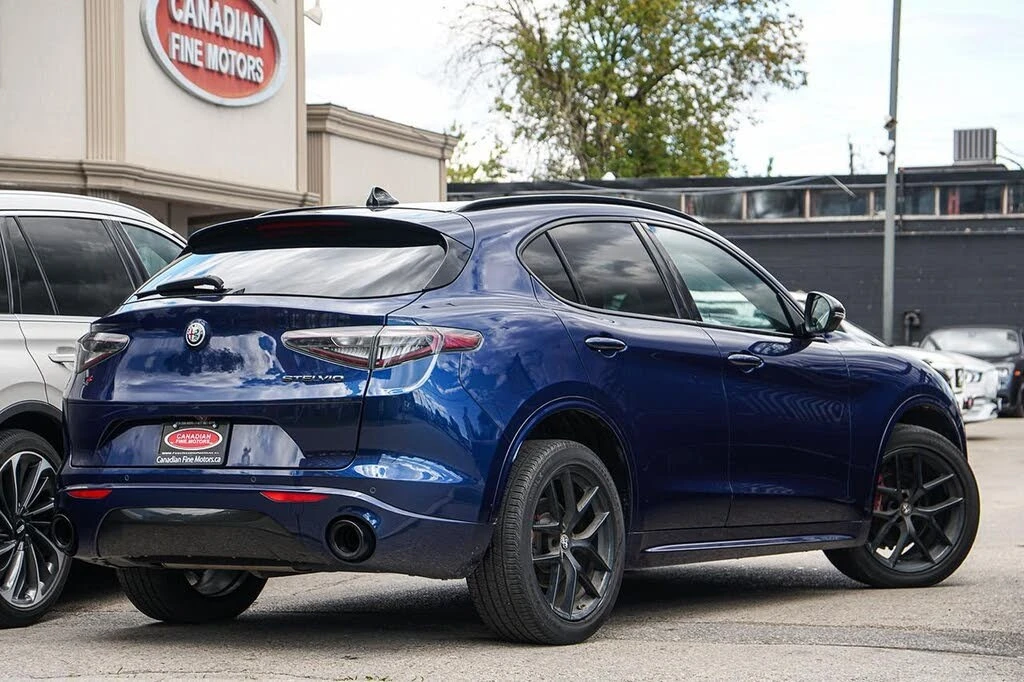 Alfa Romeo Stelvio Ti Sport AWD| Blind Spot| Подгрев + Волан, снимка 4 - Автомобили и джипове - 56117462