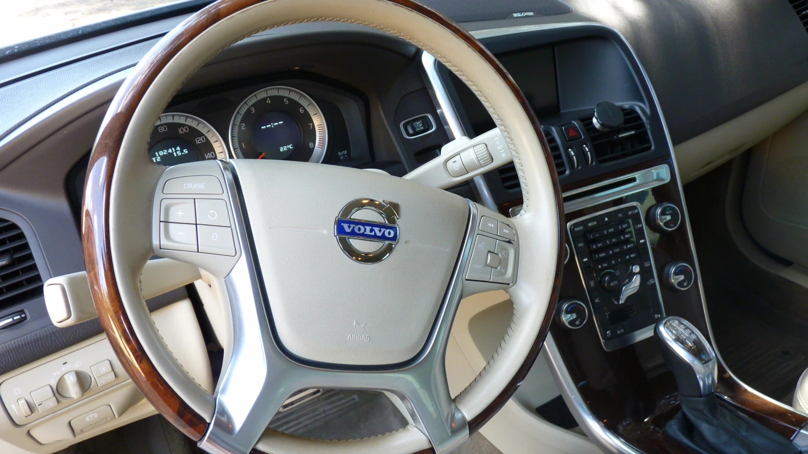 Volvo XC60 Т6 AWD, снимка 6 - Автомобили и джипове - 56124301