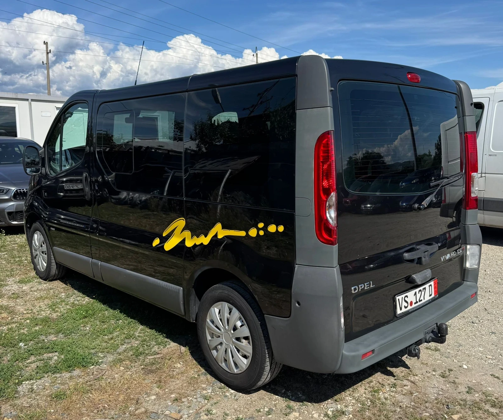 Opel Vivaro 2.0TDCI климатик 8+ 1, снимка 3 - Бусове и автобуси - 54838778