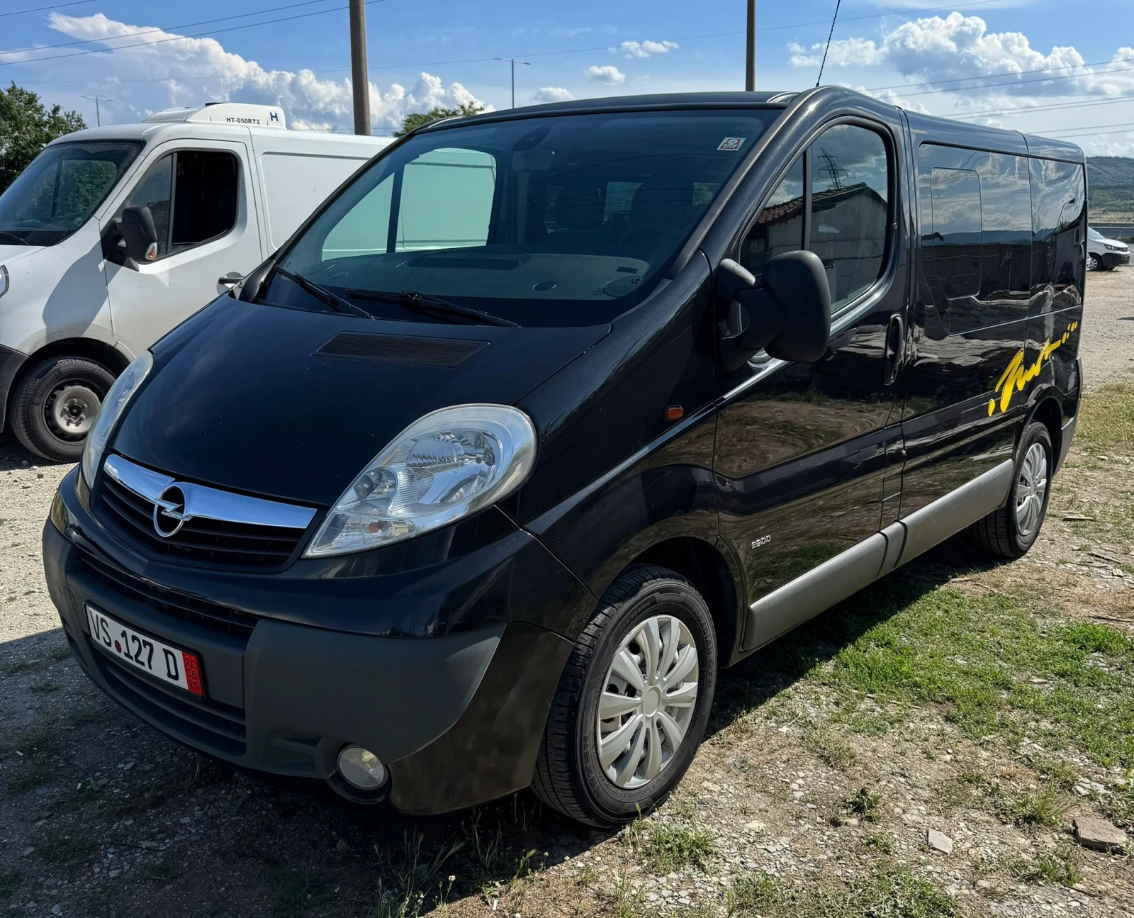 Opel Vivaro 2.0TDCI климатик 8+ 1, снимка 2 - Бусове и автобуси - 54838778