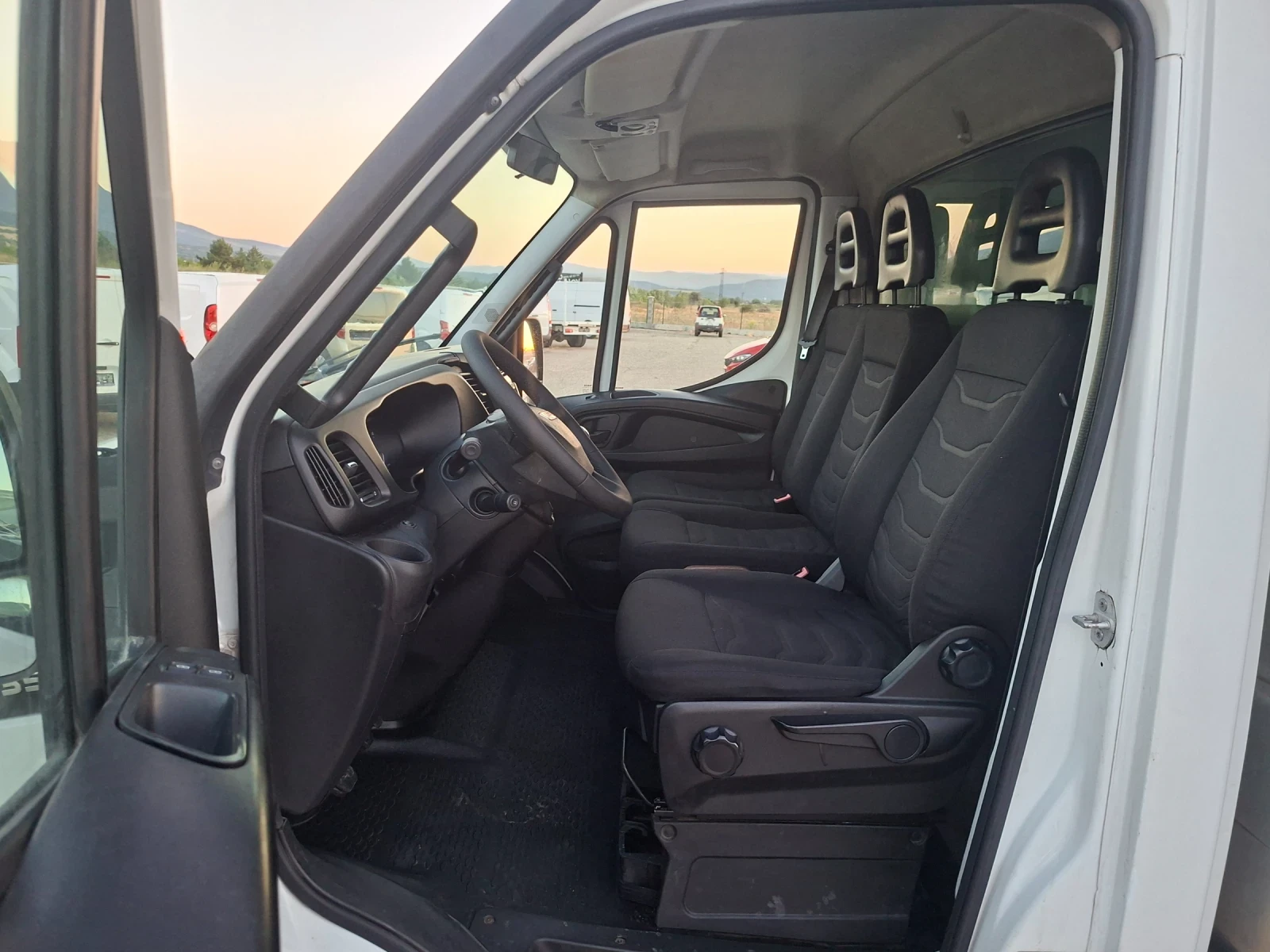 Iveco Daily 35C15, снимка 9 - Бусове и автобуси - 55135617