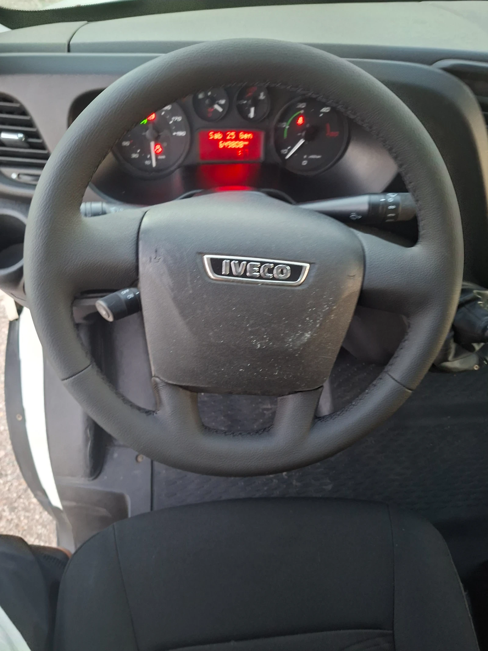 Iveco Daily 35C15, снимка 10 - Бусове и автобуси - 55135617