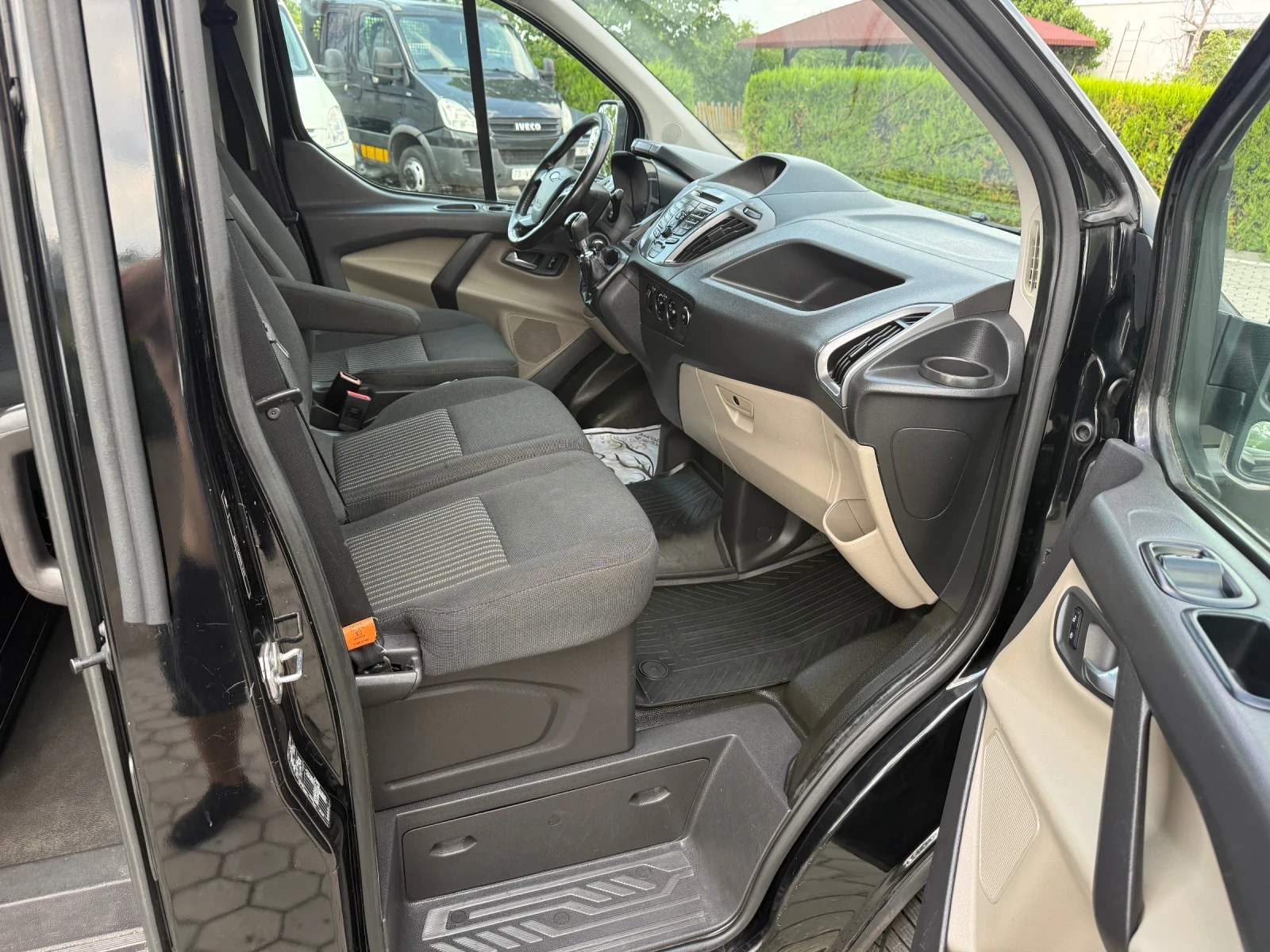 Ford Transit Custom 2.0, снимка 11 - Бусове и автобуси - 55136841