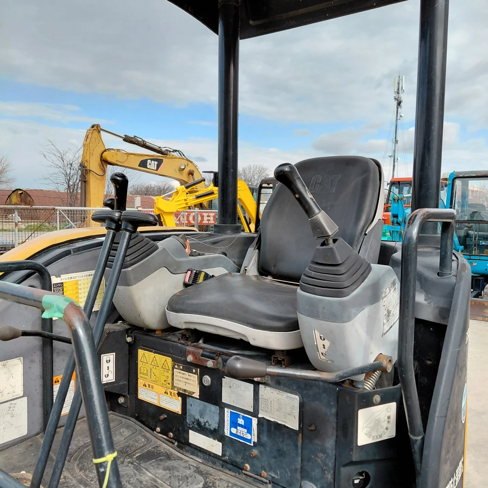 Багер Cat 303CCR * НАЛИЧЕН * ТОП СЪСТОЯНИЕ *  - изображение 10