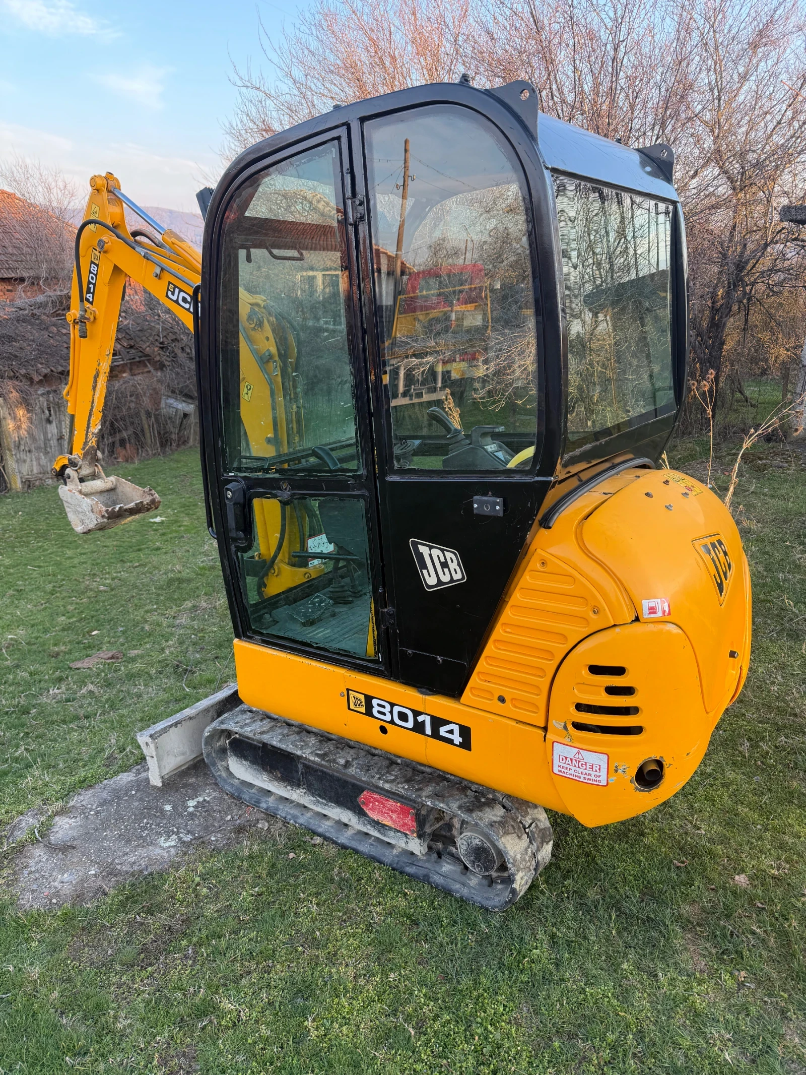 Багер JCB 8014