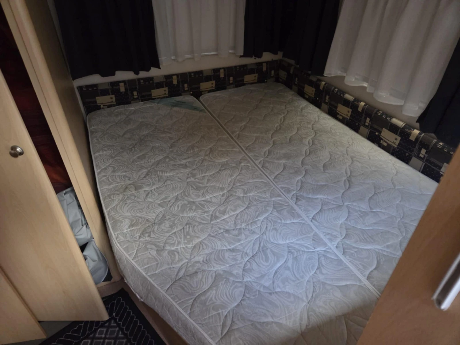 �������� Chateau | Mobile.bg � ����������� 12