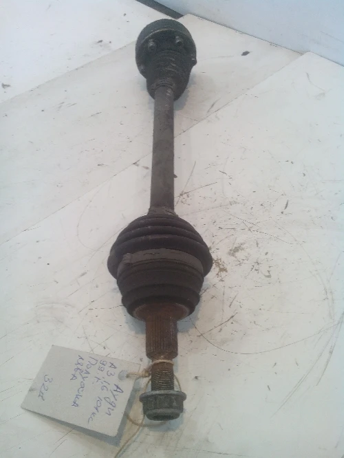 Полуоска предна лява Ауди А3 1.6 бензин