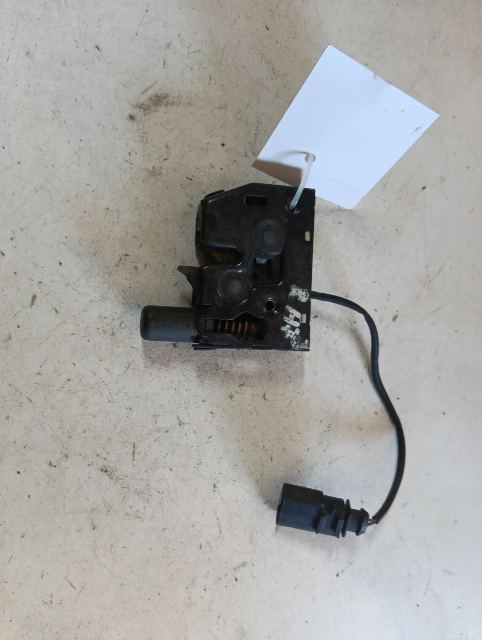 брава преден капак 4G0823509C Audi A7