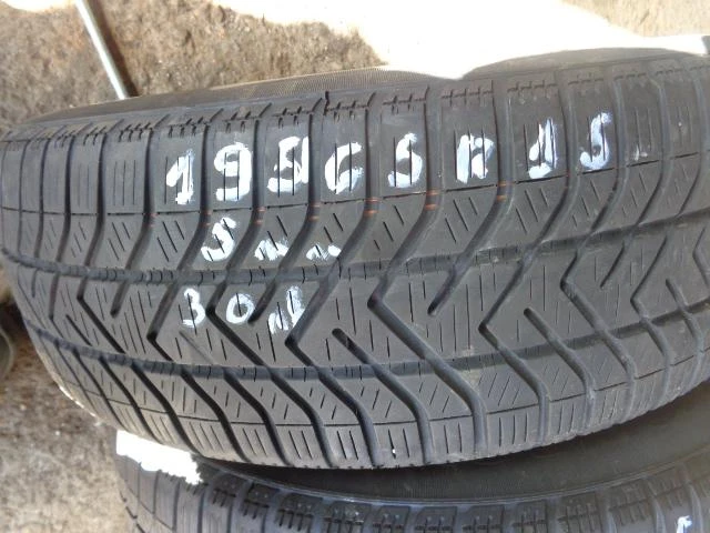 Гуми Зимни 195/65R15, снимка 12 - Гуми и джанти - 20295004