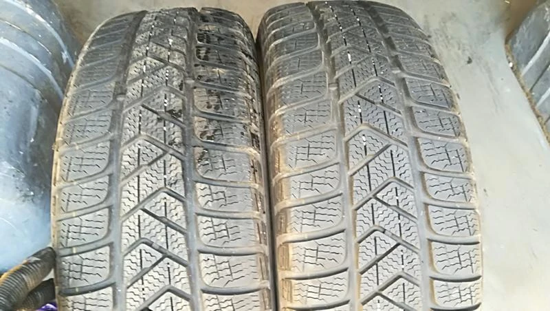 Гуми Зимни 215/60R16, снимка 1 - Гуми и джанти - 25610999