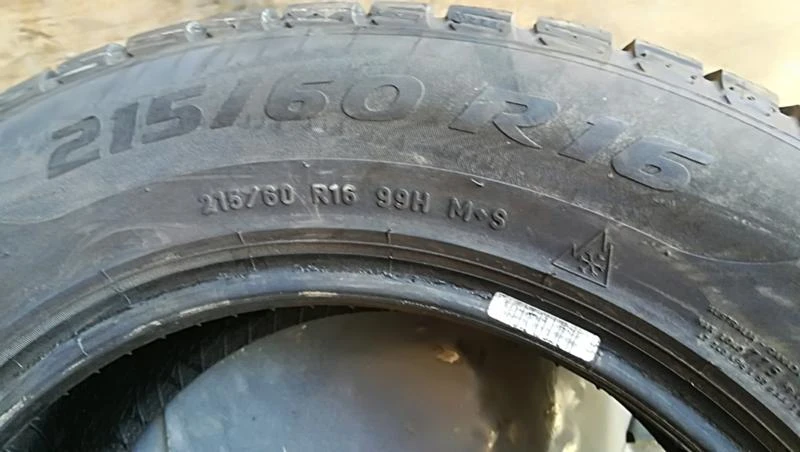 Гуми Зимни 215/60R16, снимка 8 - Гуми и джанти - 25610999