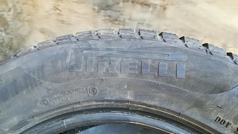 Гуми Зимни 215/60R16, снимка 5 - Гуми и джанти - 25610999