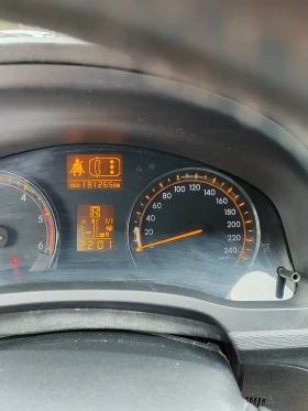 Toyota Avensis 2.2, 177к.с., снимка 15