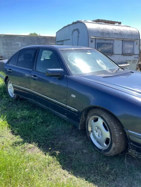 Mercedes-Benz E 200, снимка 4