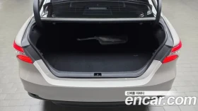 Toyota Camry SUNROOF / LEATHER SEATS / АВТОКРЕДИТ, снимка 17