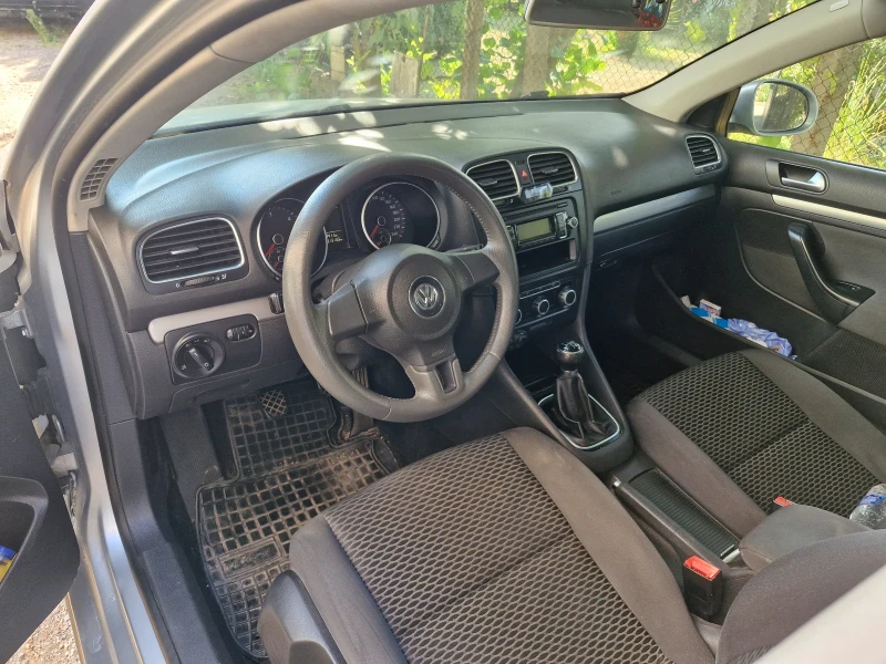 VW Golf 1.6TDI, снимка 9 - Автомобили и джипове - 47333706