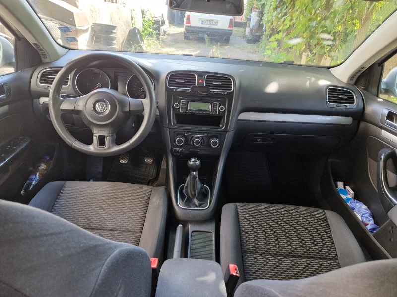 VW Golf 1.6TDI, снимка 8 - Автомобили и джипове - 47333706