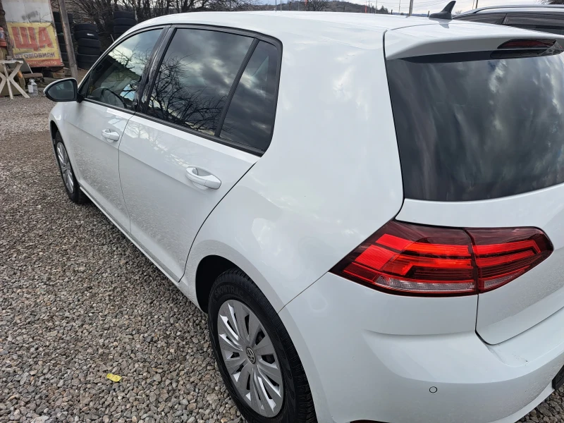 VW Golf 1.0 110ks 7+ , снимка 4 - Автомобили и джипове - 48880863