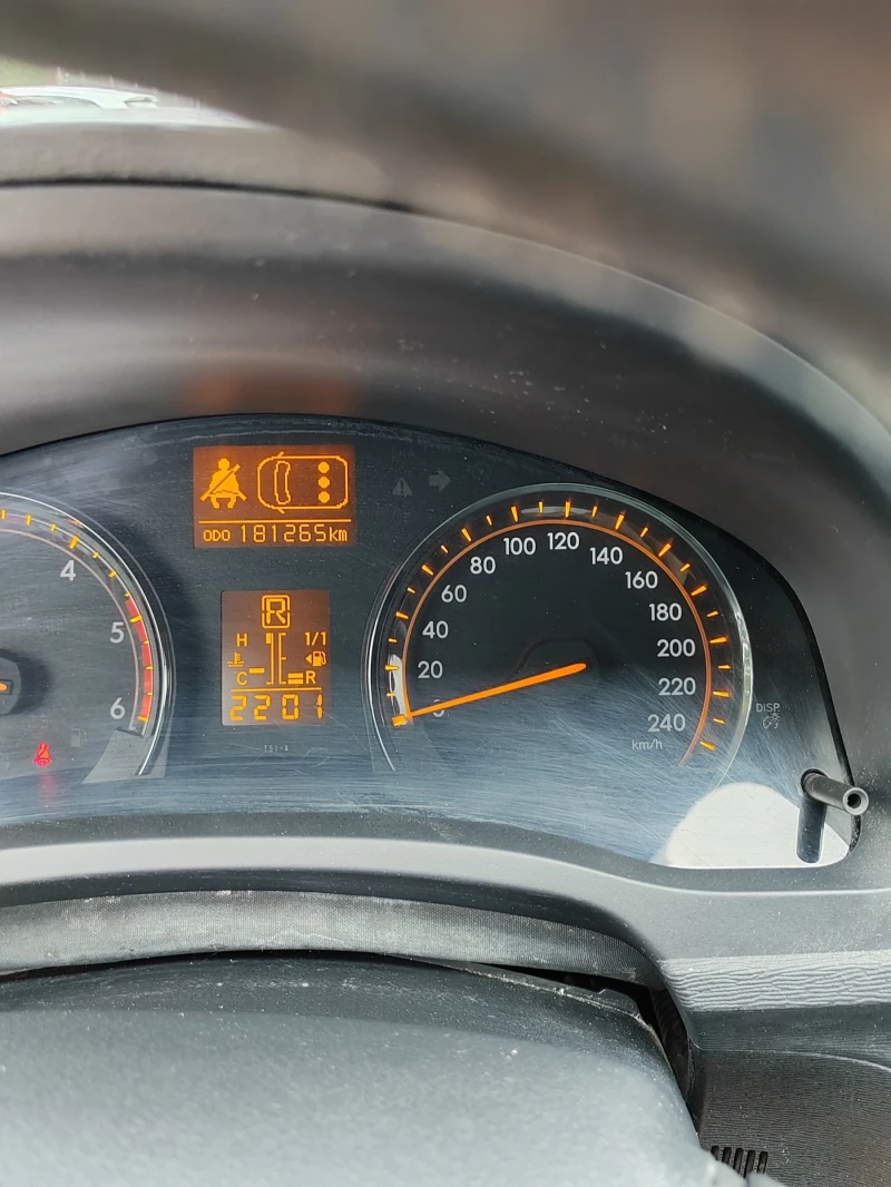 Toyota Avensis 2.2, 177к.с., снимка 15 - Автомобили и джипове - 51454429