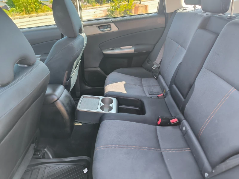 Subaru Forester, снимка 4 - Автомобили и джипове - 52368373