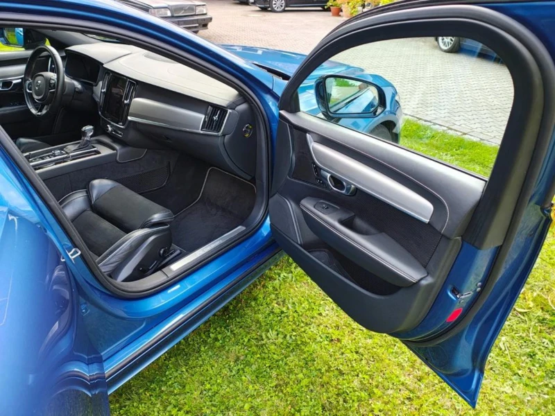 Volvo V90 D4 R design , снимка 3 - Автомобили и джипове - 52586528