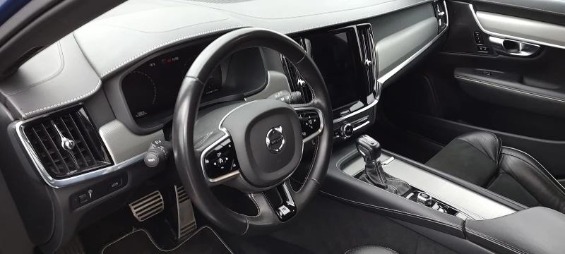 Volvo V90 D4 R design , снимка 4 - Автомобили и джипове - 52586528